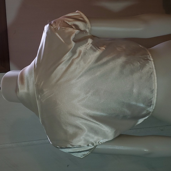 White satin shrug - Picture 3 of 6